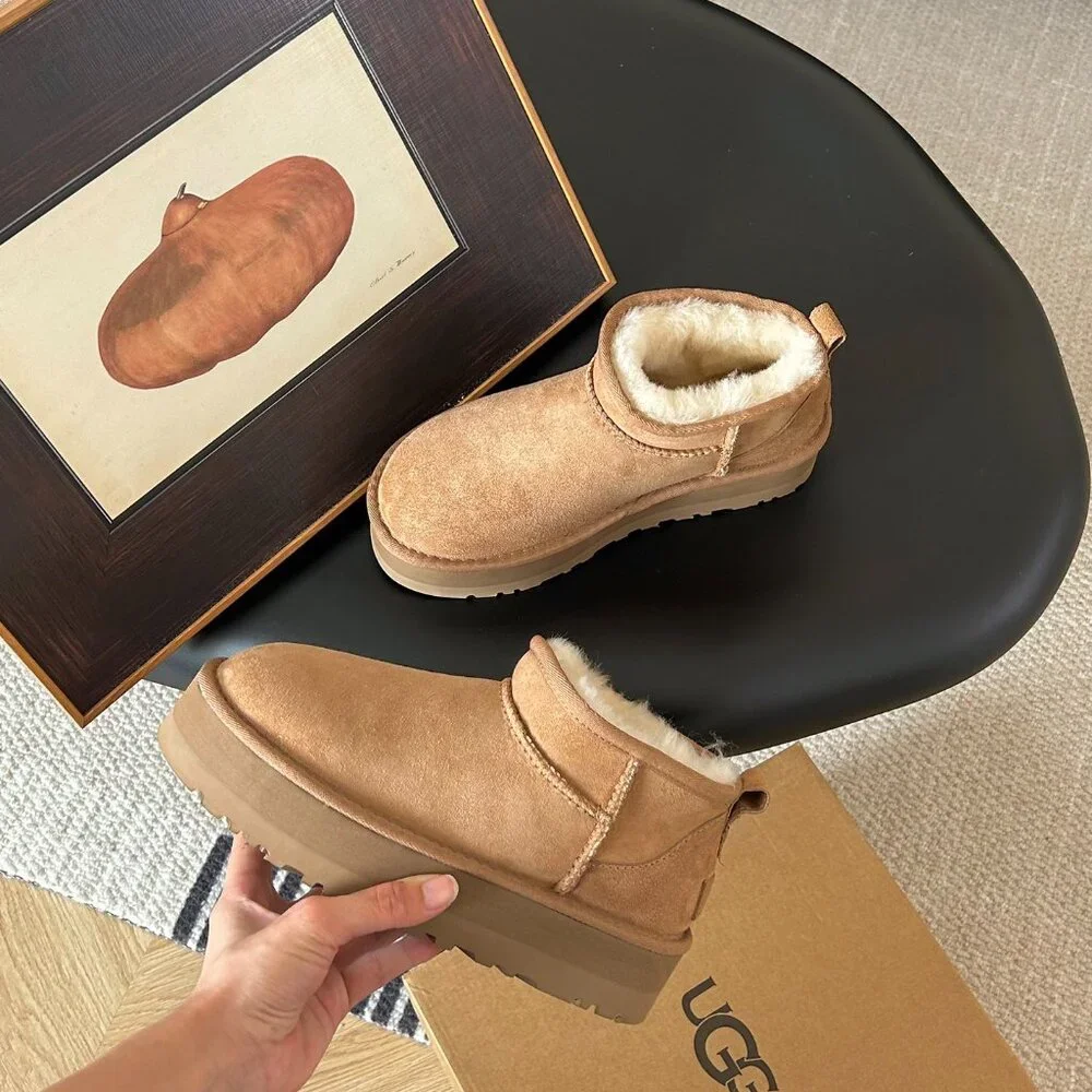 UGG Women's Classic Ultra Platform Chestnut